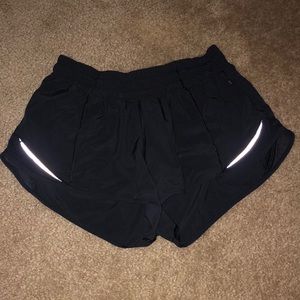 lululemon black hotty hot shorts